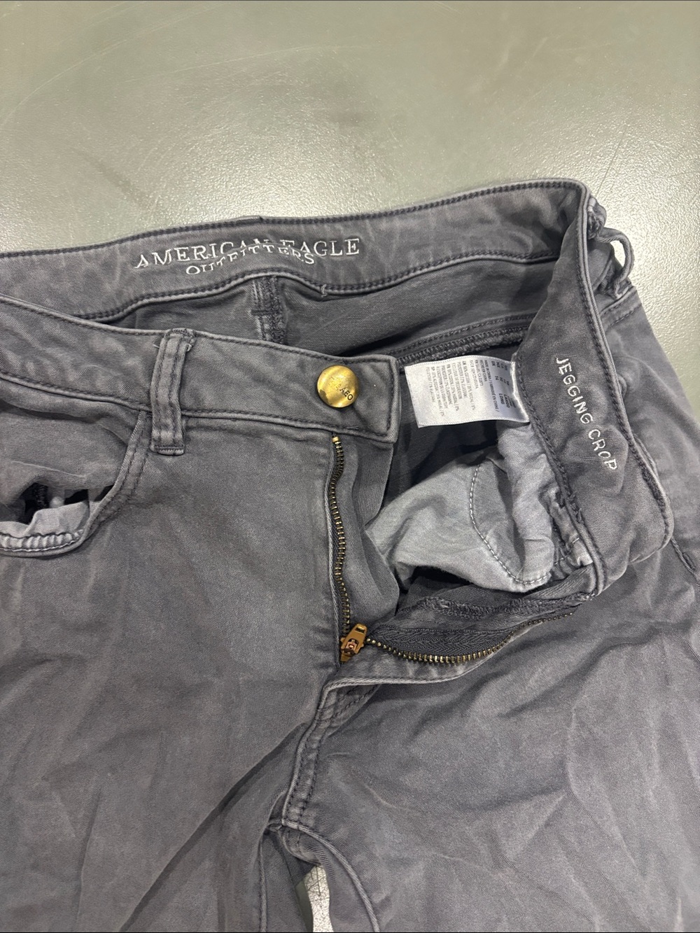 American Eagle Outfitters Gray Skinny Jegging Crop Jeans